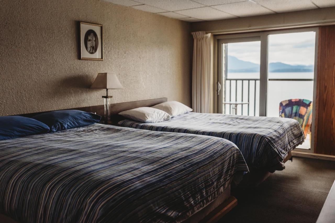 The Oceanfront Hotel Sointula Exterior photo